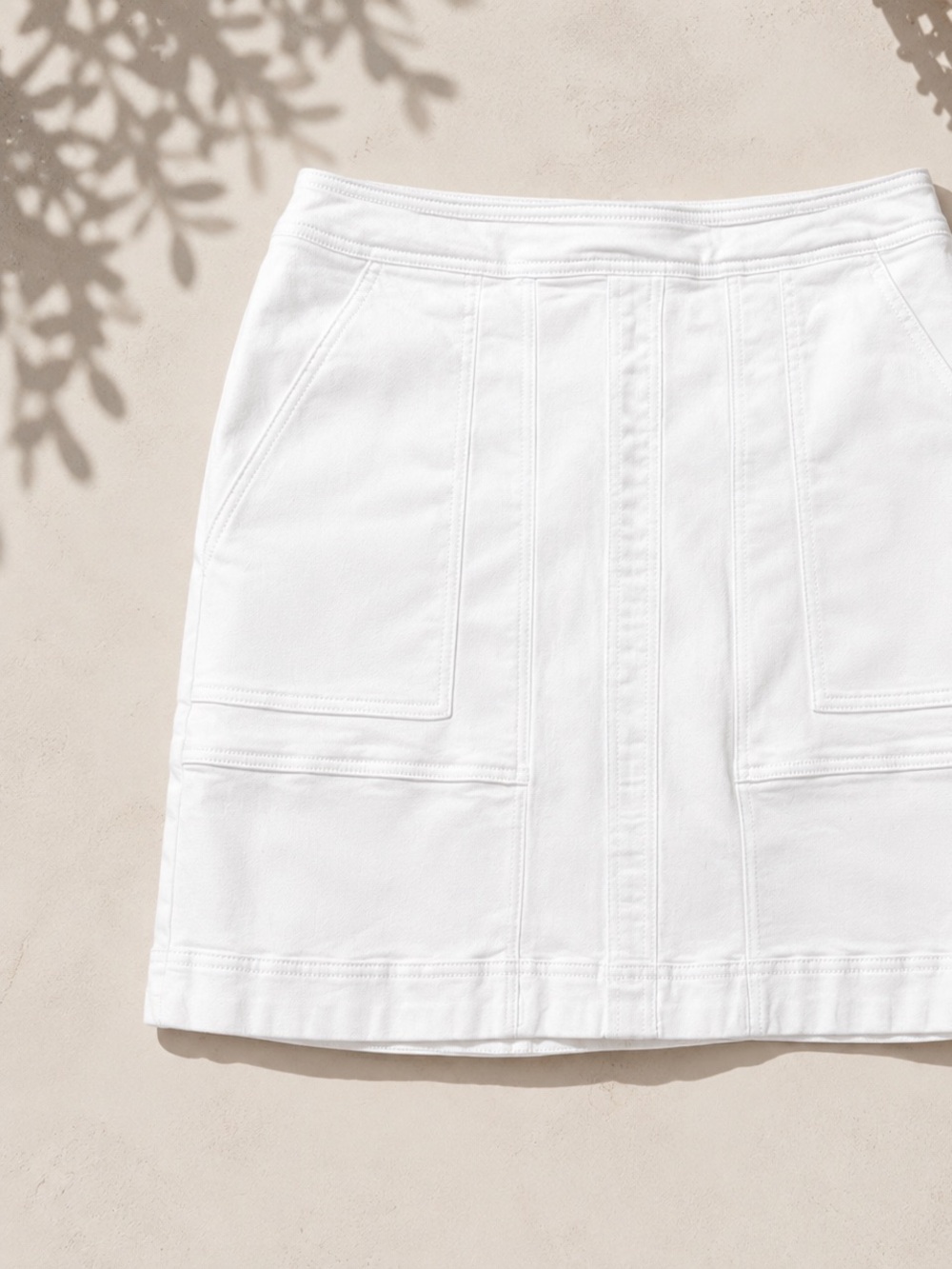 Classic White Utility Mini Skirt size 6